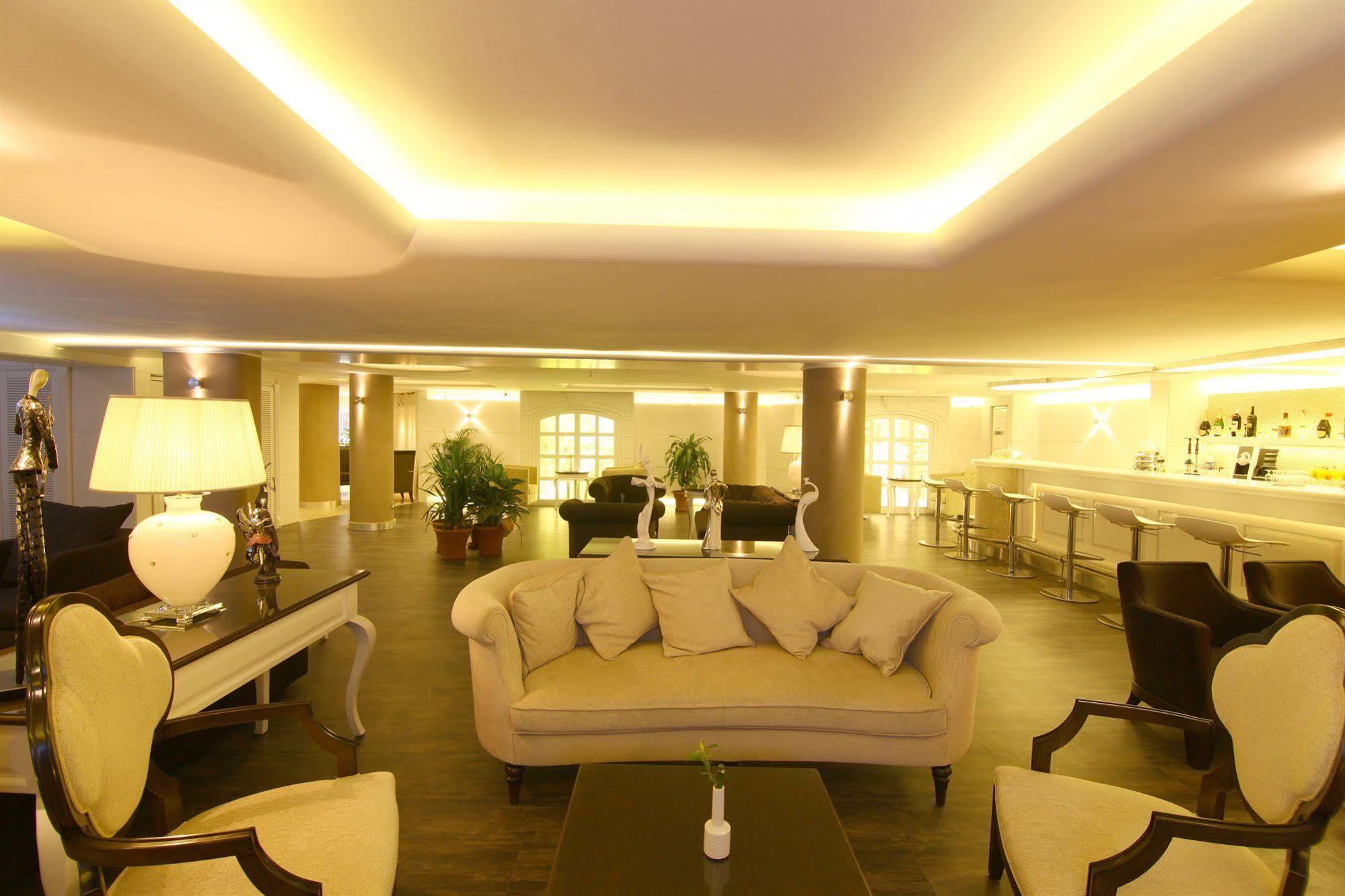 Monaco Hotel イスタンブール エクステリア 写真
